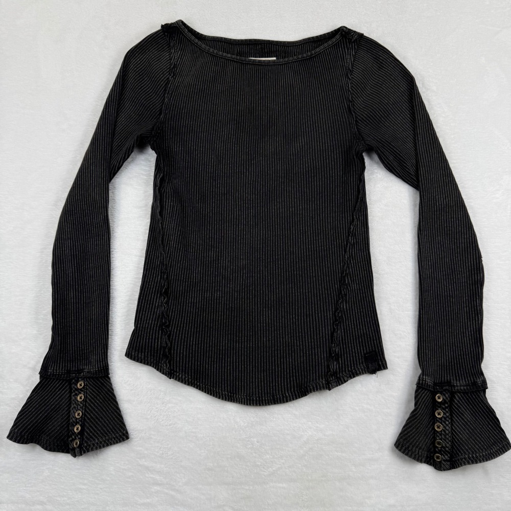We The Free Free People Black Ribbed Bell Sleeve Top Button Cuff‎ Size M